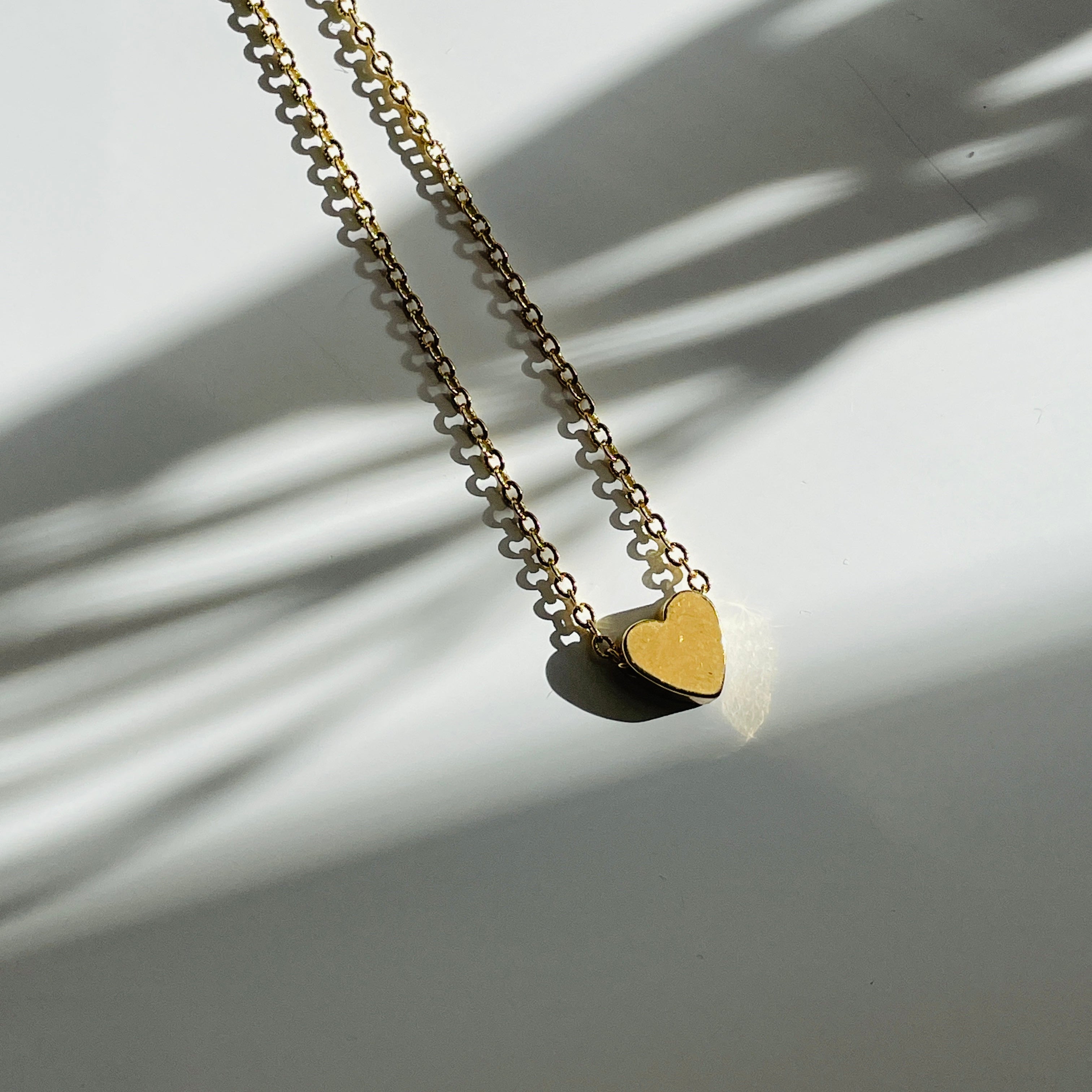 DAINTY HEART NECKLACE